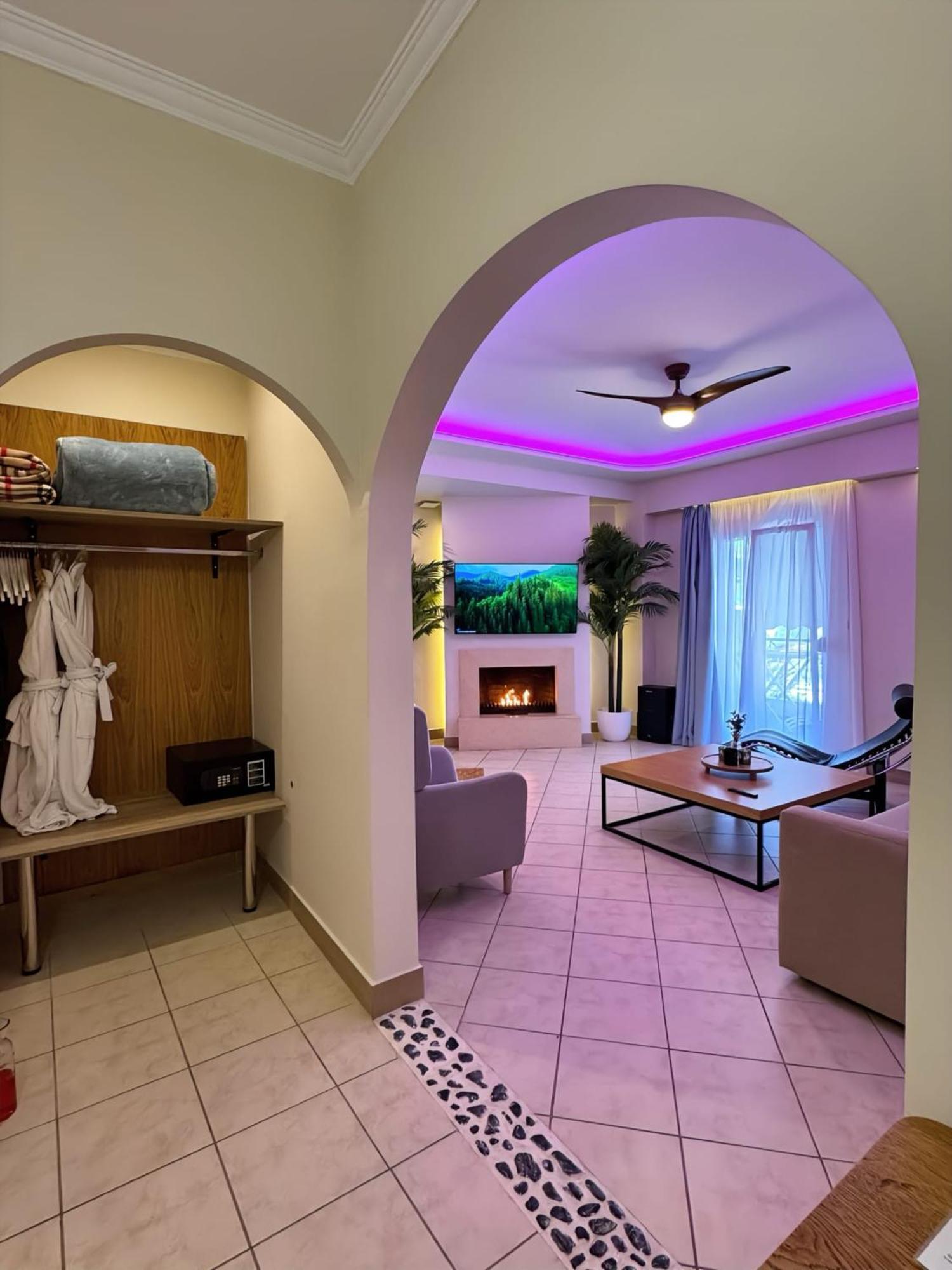 Panorama Suites & Spa - Adults Only Stómion Quarto foto